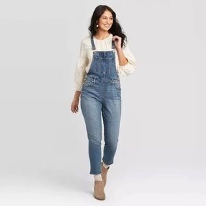 Universal Thread Women’s Blue Jean Overalls size 16/33R